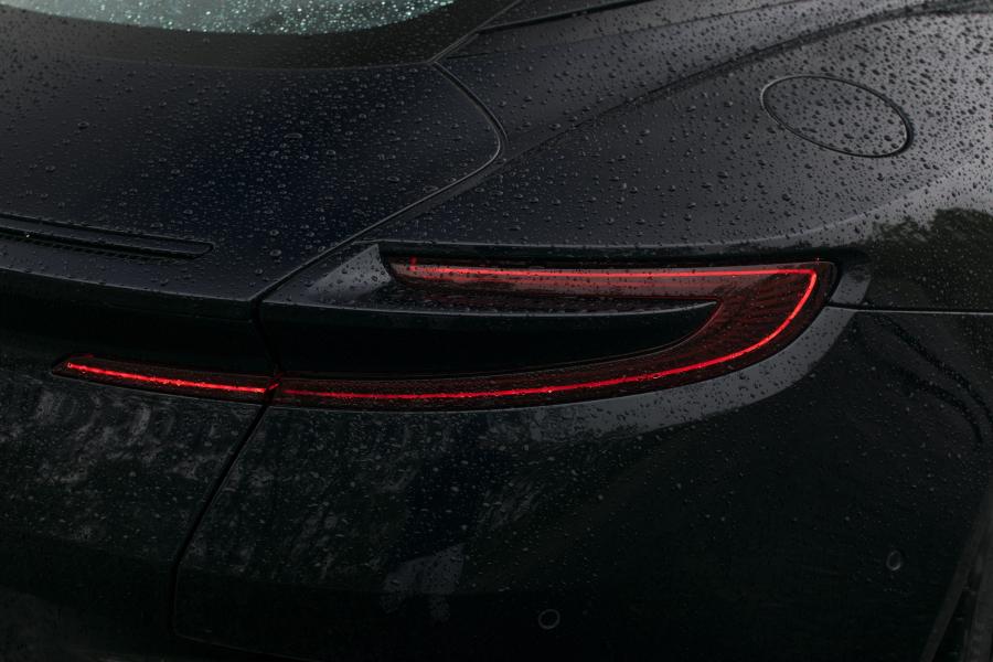 Детали экстерьера Aston Martin DB11 2017 года  (AU) (фото 8 из 19)